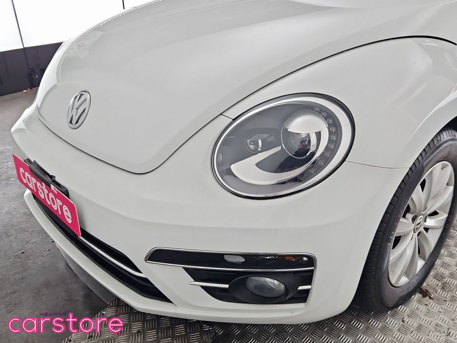 2017 Volkswagen Beetle - image 18