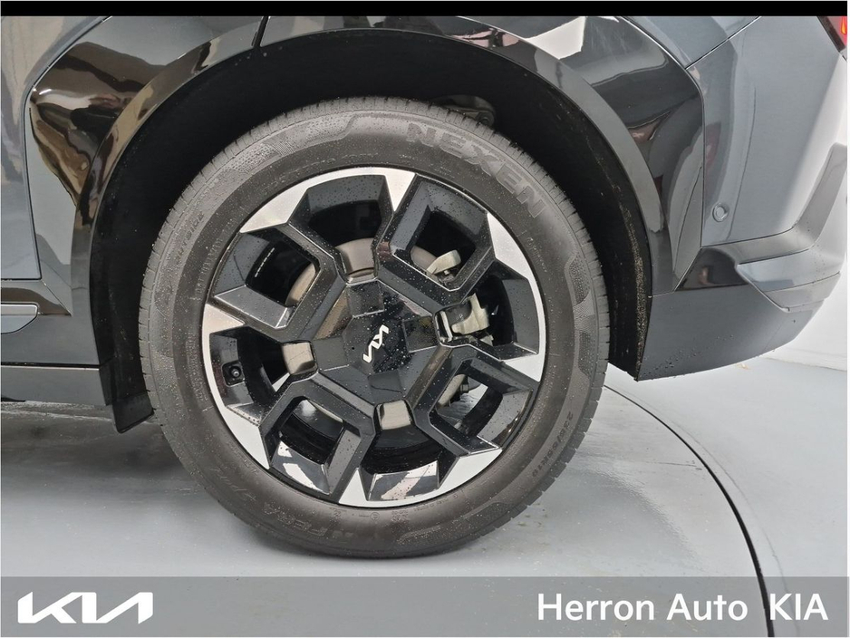 2026 Kia EV5 - image 5