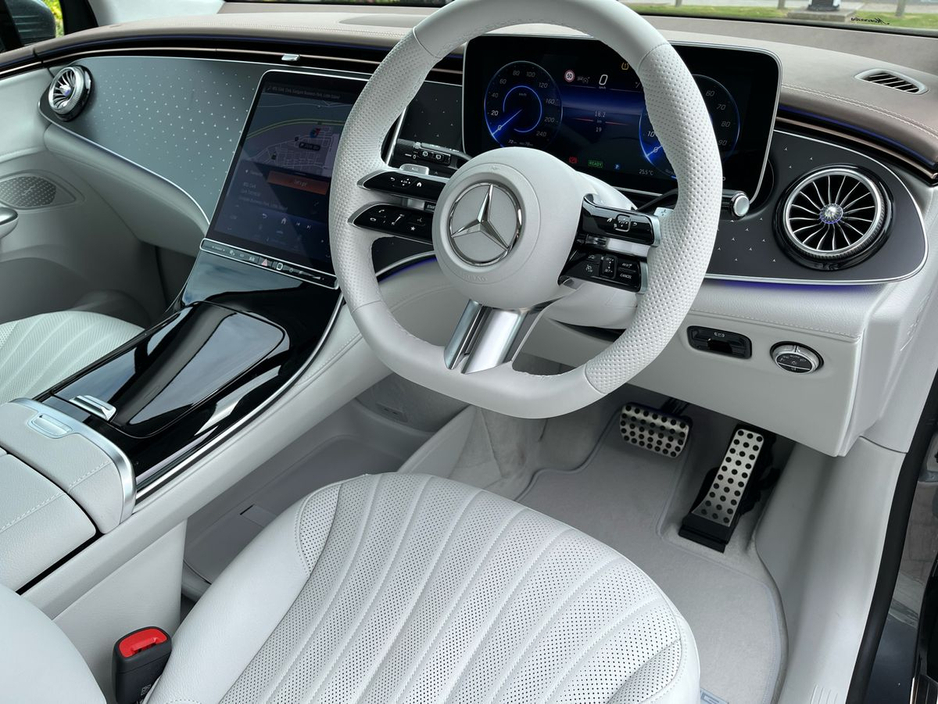 2025 Mercedes-Benz EQE - image 9