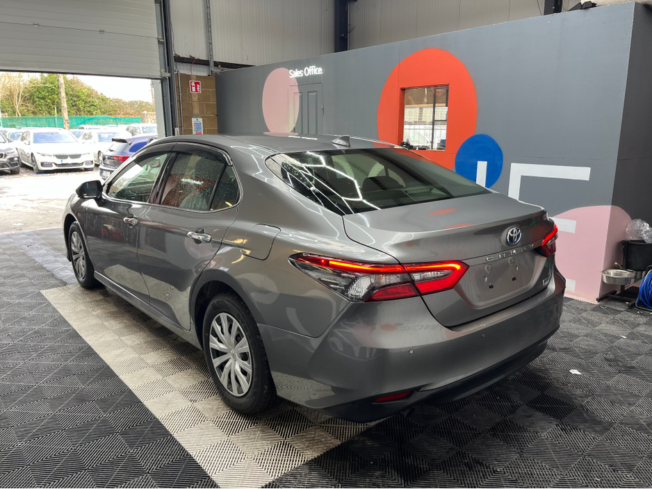 2022 Toyota Camry - image 4