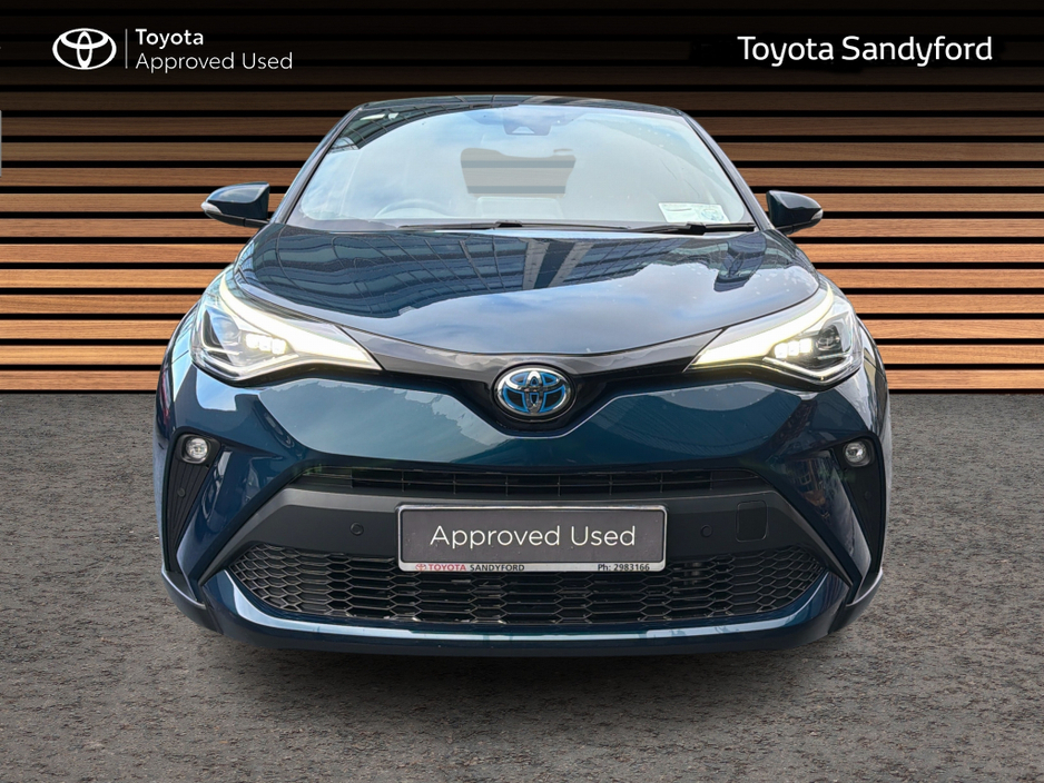 2023 Toyota C-HR HYBRID SOL TOP SPEC // HEATED LEATHER SEATS // SAT-NAV // REAR CAMERA // BLUETOOTH // CRUISE CONTROL // FULL WARRANTY €31,945