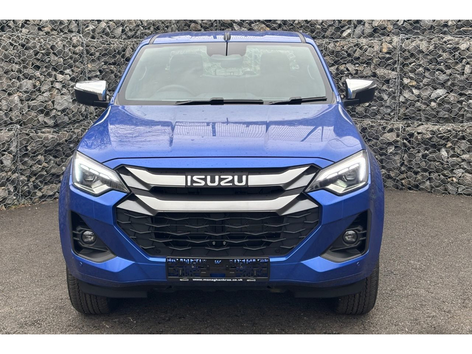 2025 Isuzu D-MAX - image 2