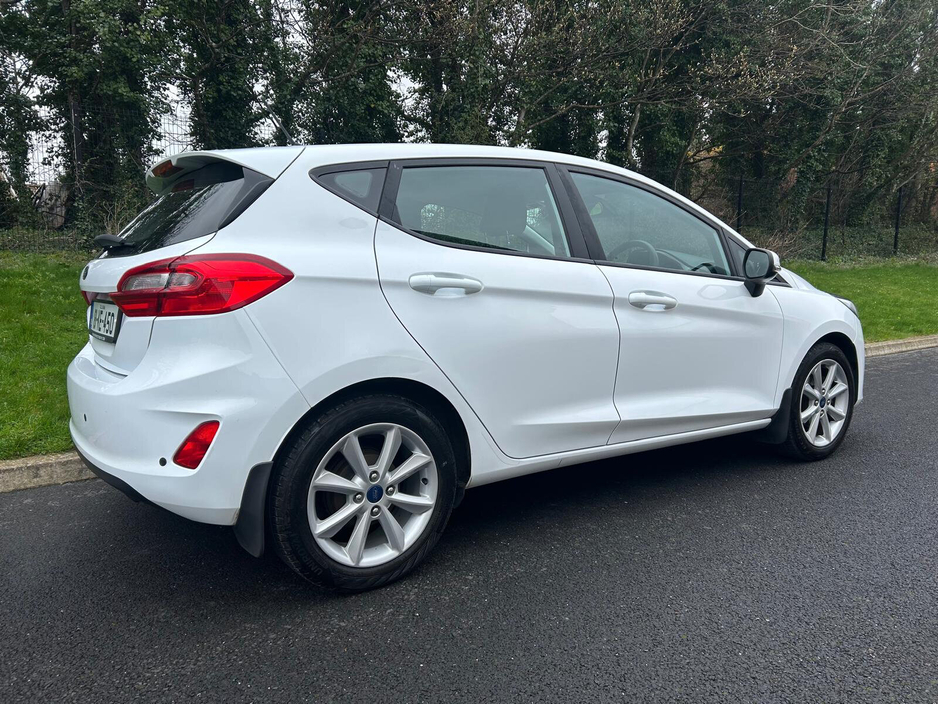 2018 Ford Fiesta - image 2