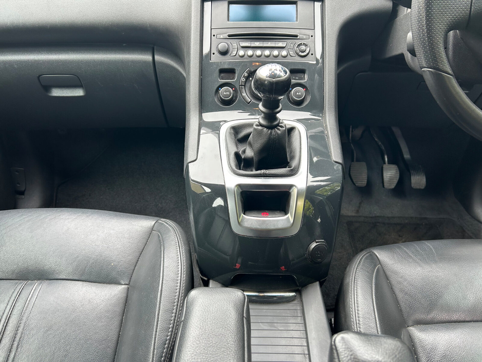 2016 Peugeot 5008 - image 20