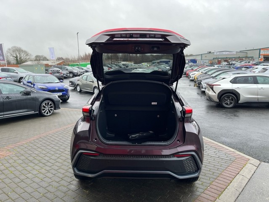 2024 Toyota C-HR Hybrid Sport €36,900