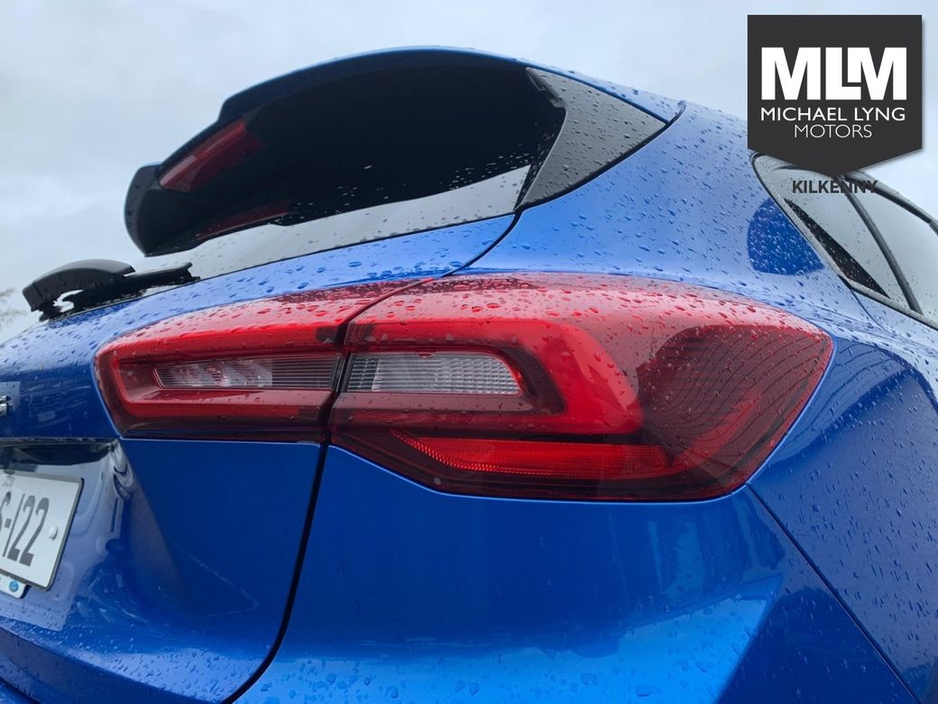 2023 Ford Focus - image 8