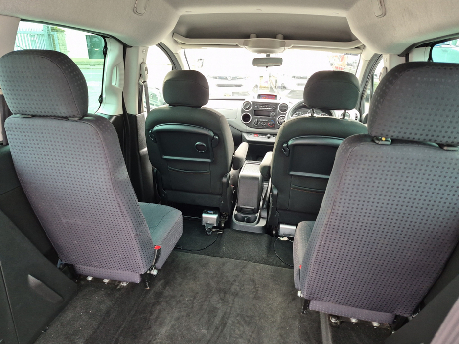 2017 Peugeot Partner - image 13