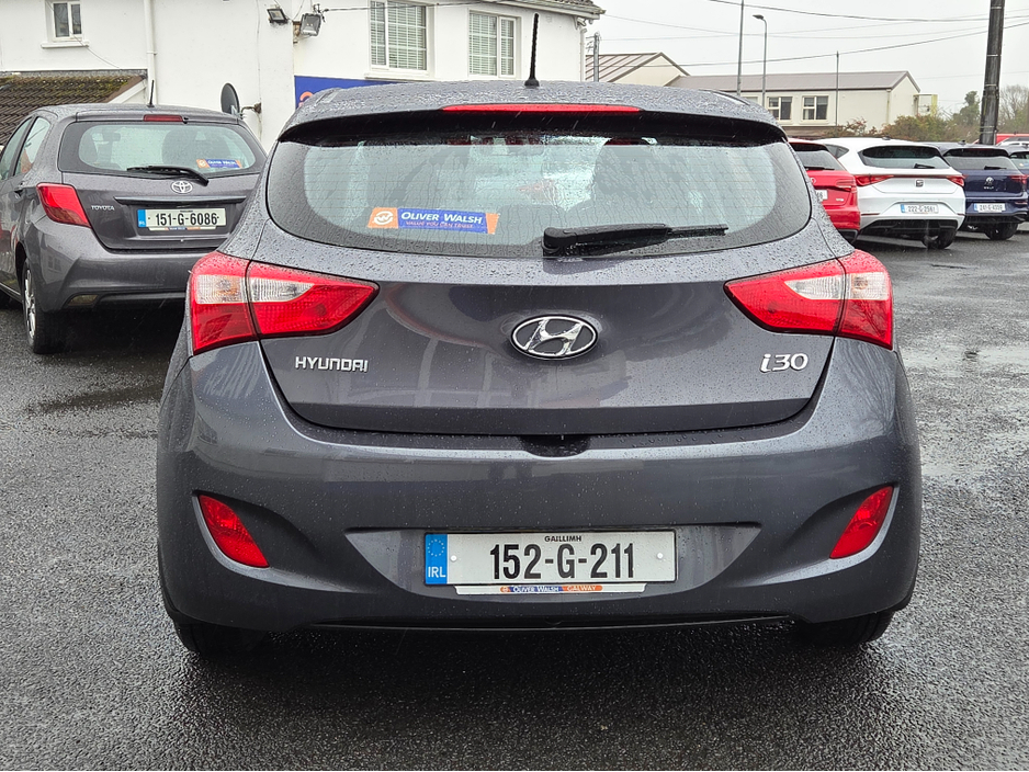 2015 Hyundai i30 - image 2