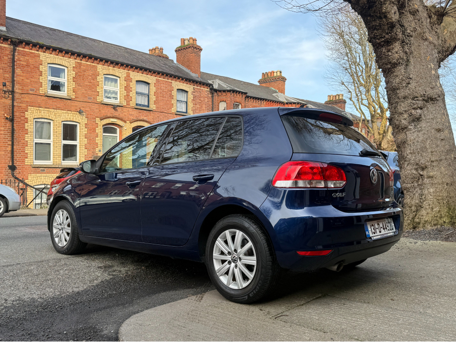 2013 Volkswagen Golf - image 8