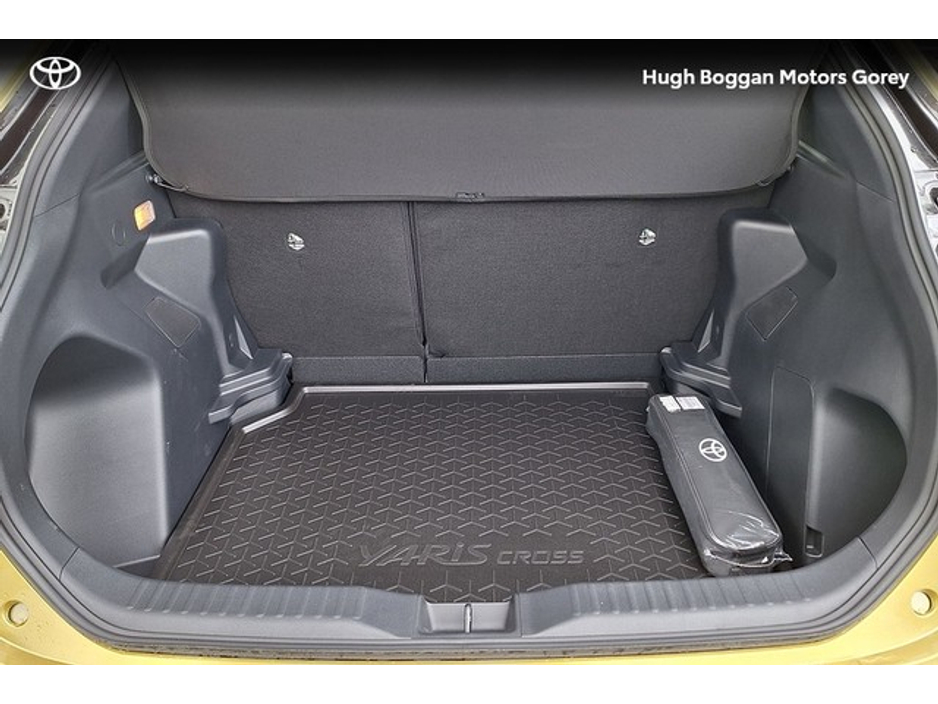 2023 Toyota Yaris Cross CR CROSS LUNA SPORT 4DR AUTO €27,950