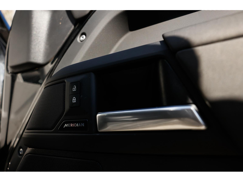 2017 Volkswagen Golf - image 11