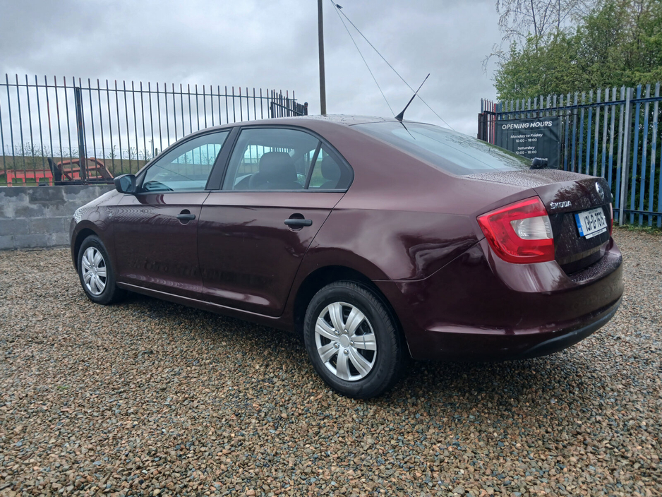 2013 Skoda Rapid - image 3