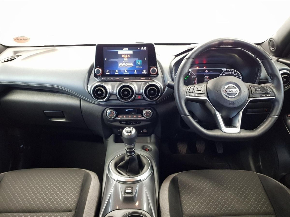 2022 Nissan Juke - image 2