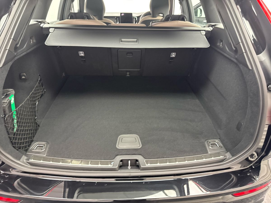 2026 Volvo XC60 - image 9