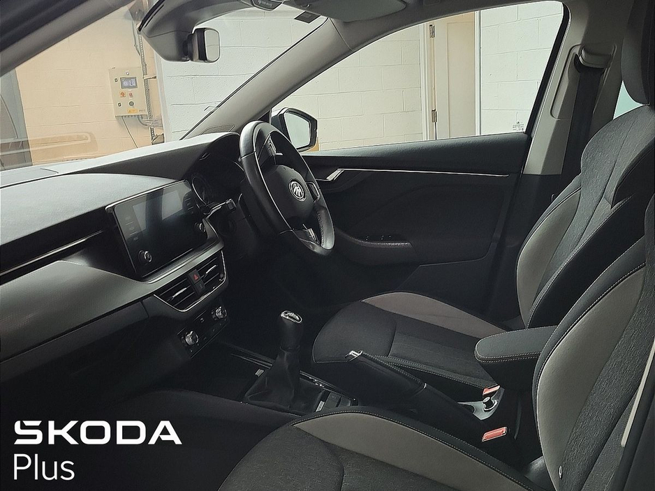 2023 Skoda Scala - image 4