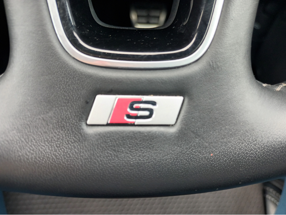 2019 Audi A4 - image 11