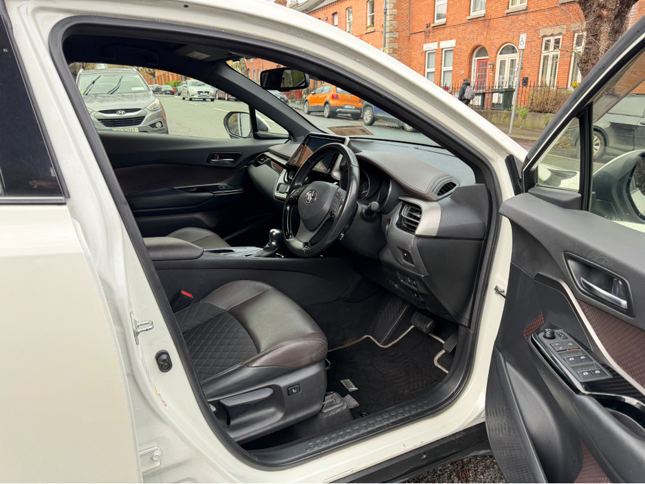 2018 Toyota C-HR 1.8 Petrol Hyrbid, Automatic, Only 47k Kilometres, New NCT, Brown Leather, Cruise Control, Apple CarPlay/Android Auto, Diamond-Cut Alloys, Finance Available, Service & Warranty Included, SIMI Dealer €19,950