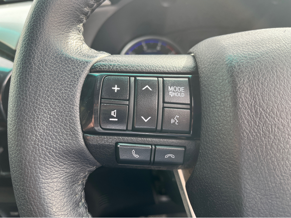2020 Toyota Hilux - image 16