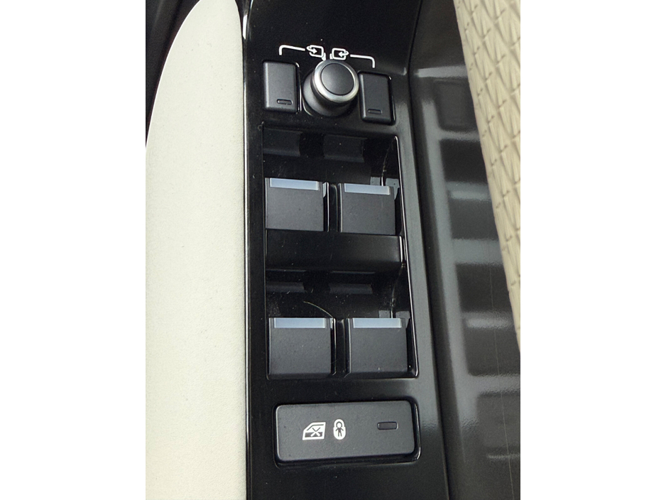 2023 Land Rover Range Rover Velar - image 22