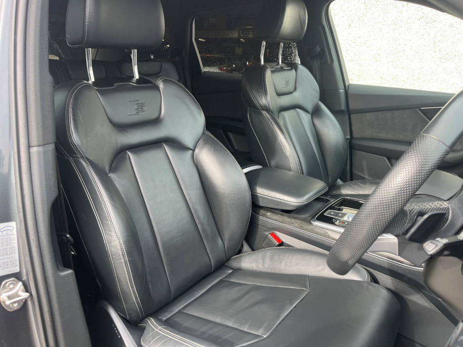 2021 Audi Q7 - image 14