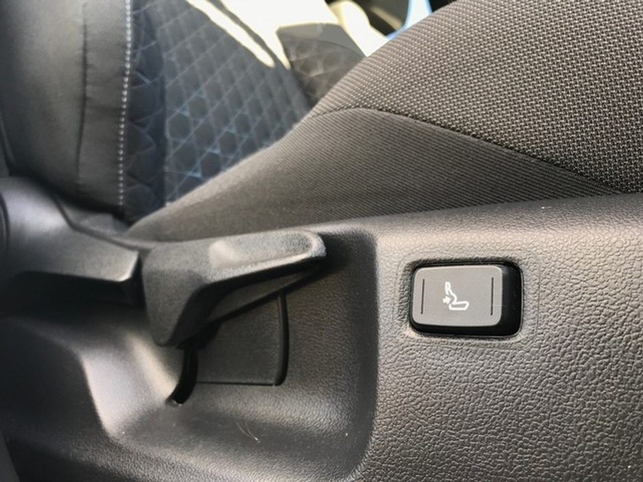 2022 Toyota C-HR - image 16