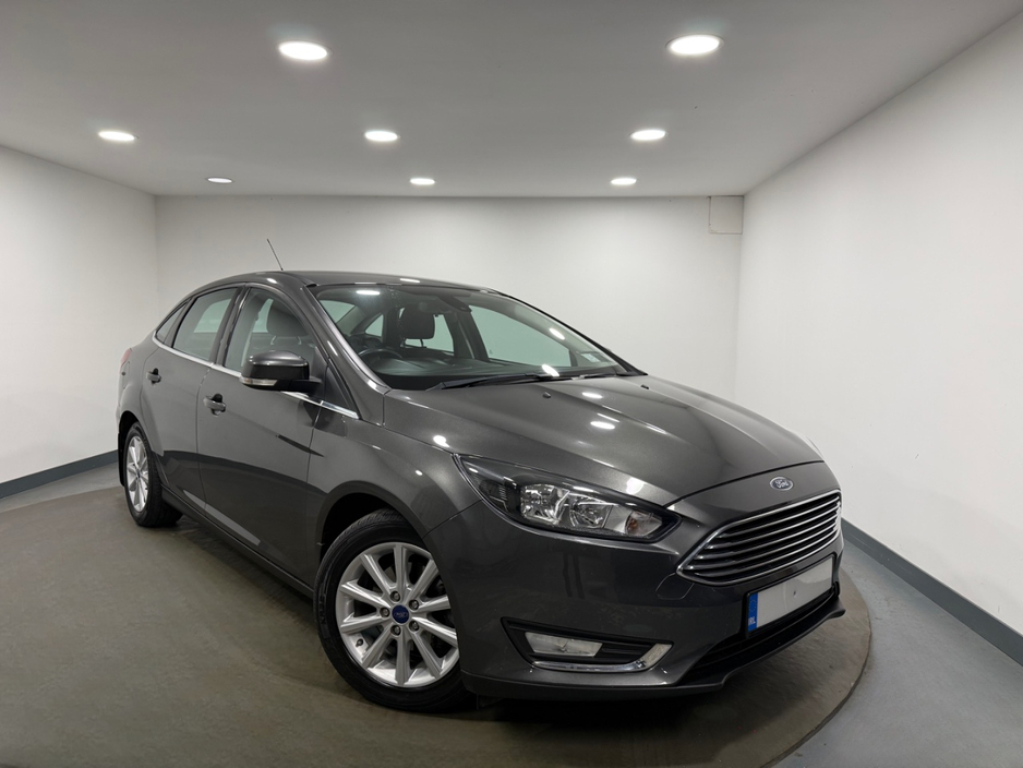 2017 Ford Focus - image 4