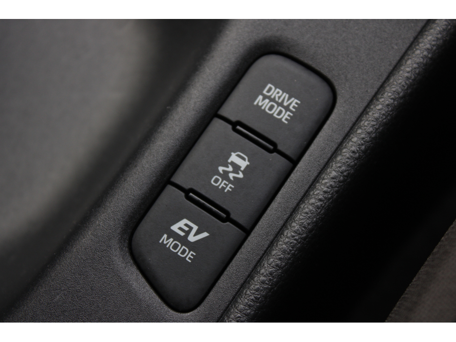 2021 Toyota Yaris - image 17