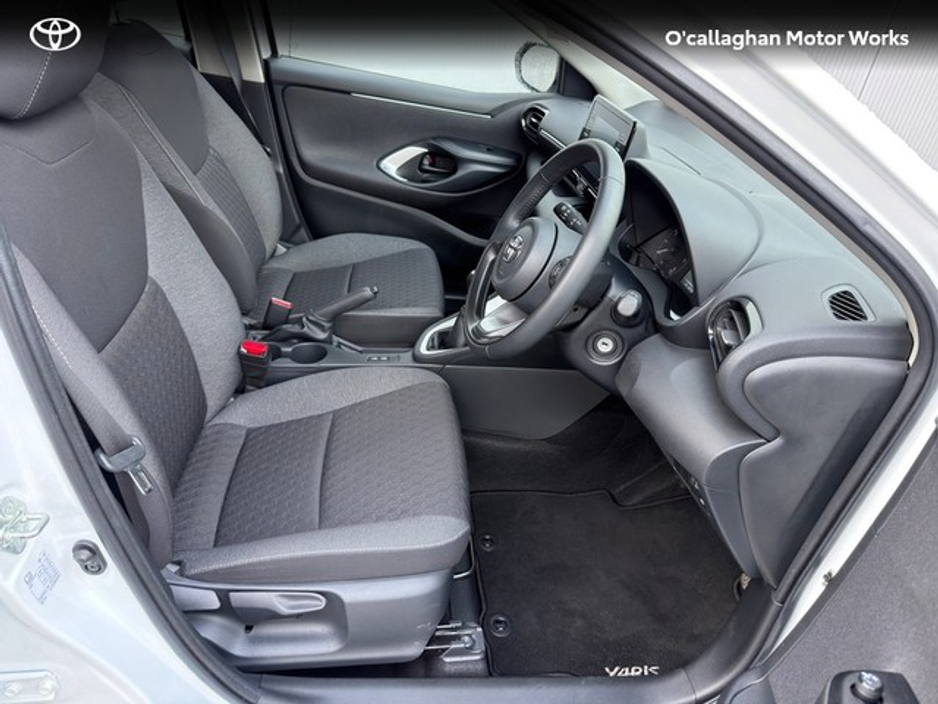 2024 Toyota Yaris 1.5 LUNA 4DR €26,950
