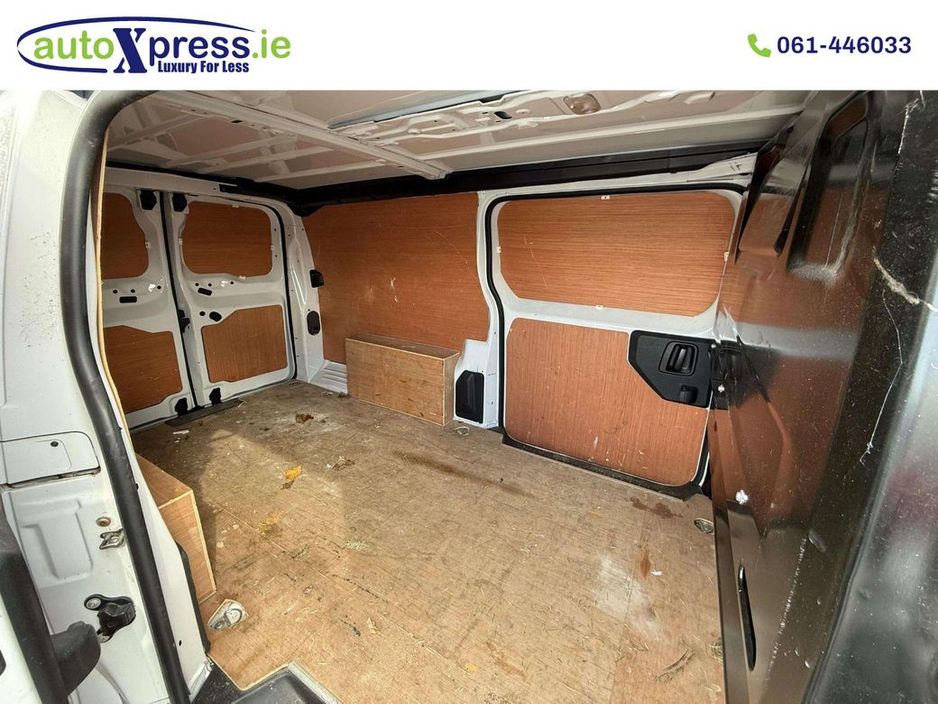 2022 Opel Vivaro - image 5