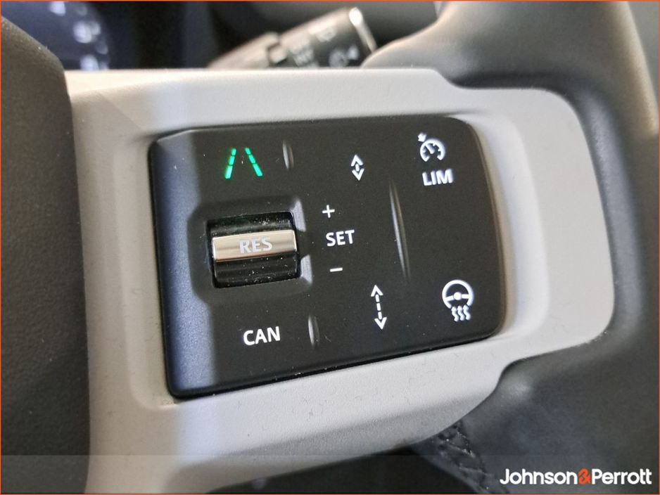 2025 Land Rover Defender 110 PHEV 300 As New €92,950