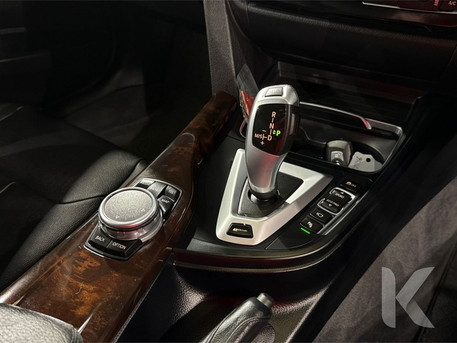 2016 BMW 3 Series 2.0L AUTOMATIC HYBRID - E LUXURY - FULL BLACK LEATHER - FACTORY ALLOYS - REAR CAMERA - HEATED SEATS - MULTI FUNCTION STEERING WHEEL €19,950