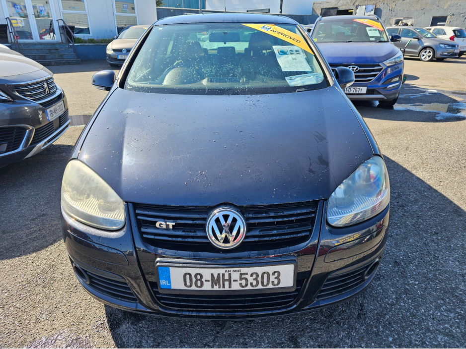 2008 Volkswagen Golf - image 3