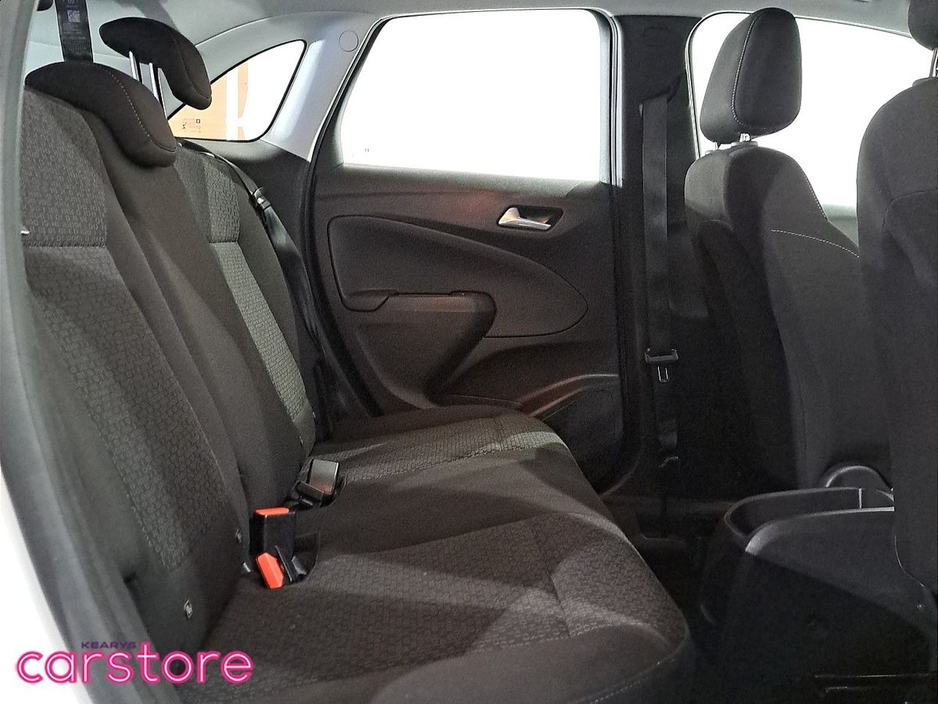 2022 Opel Crossland - image 13