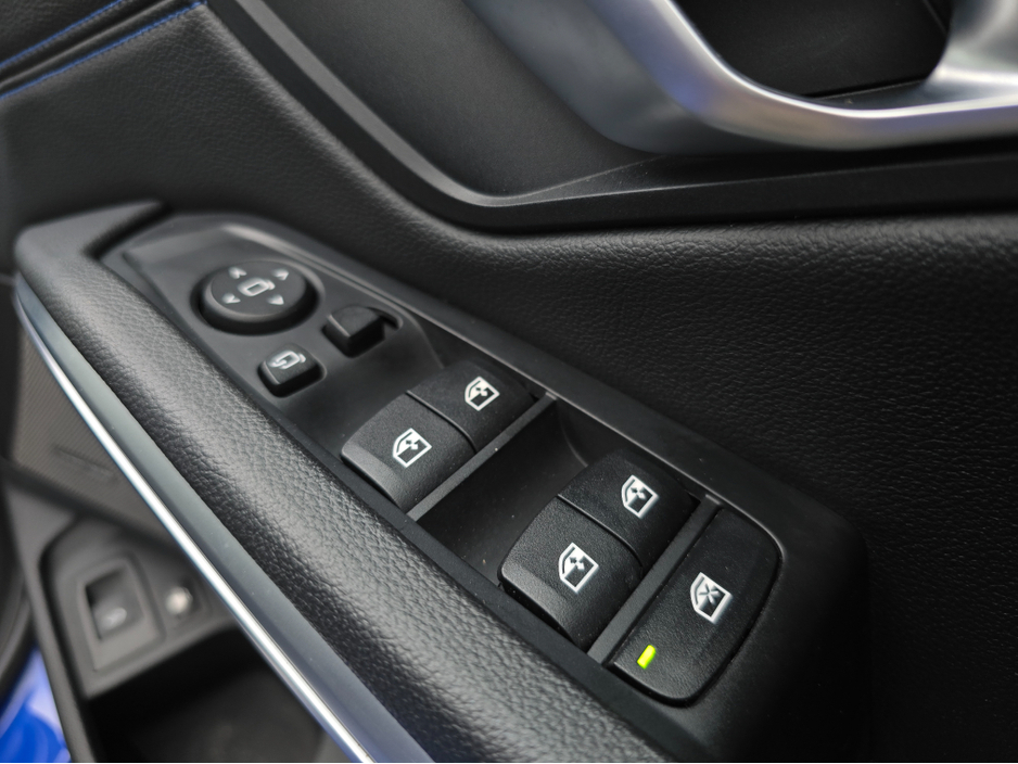 2021 BMW 3 Series - image 15