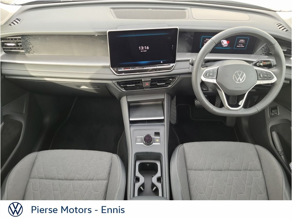 2025 Volkswagen Tayron - image 4