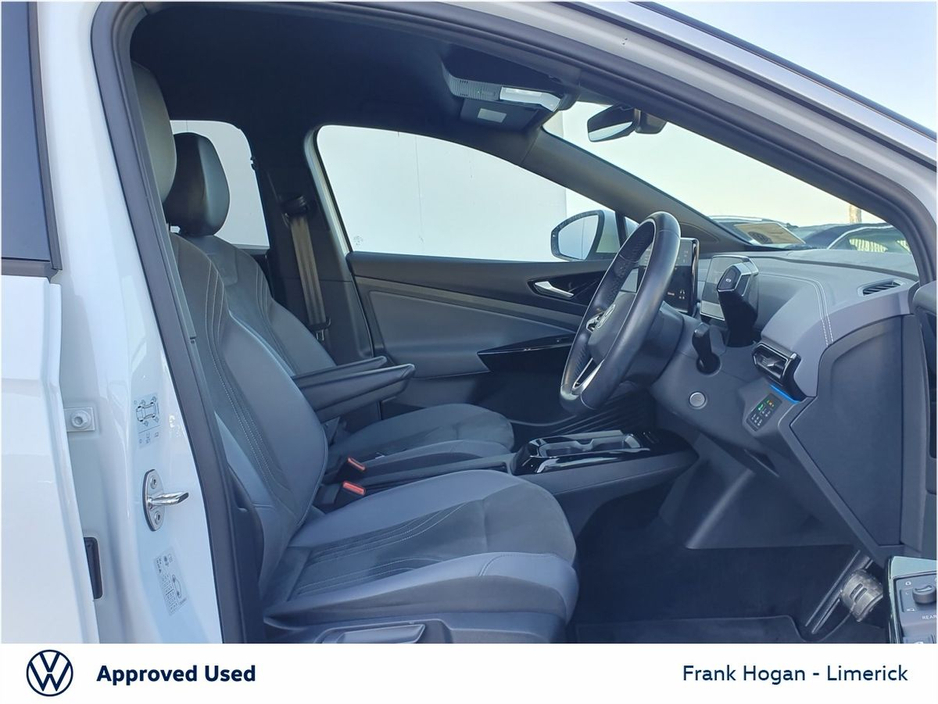 2023 Volkswagen ID.4 - image 8