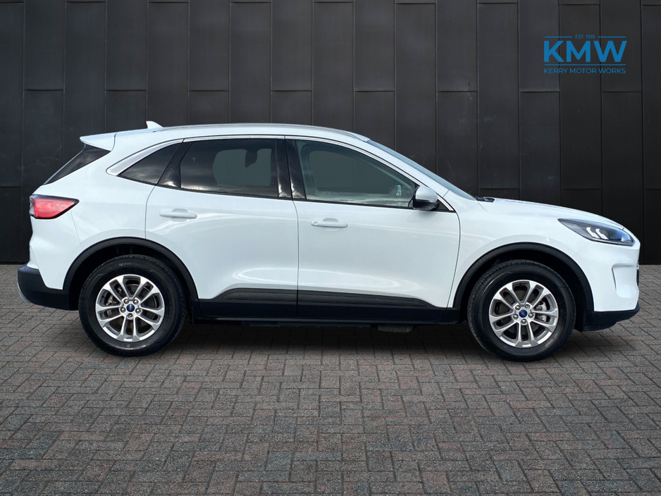 2023 Ford Kuga - image 5