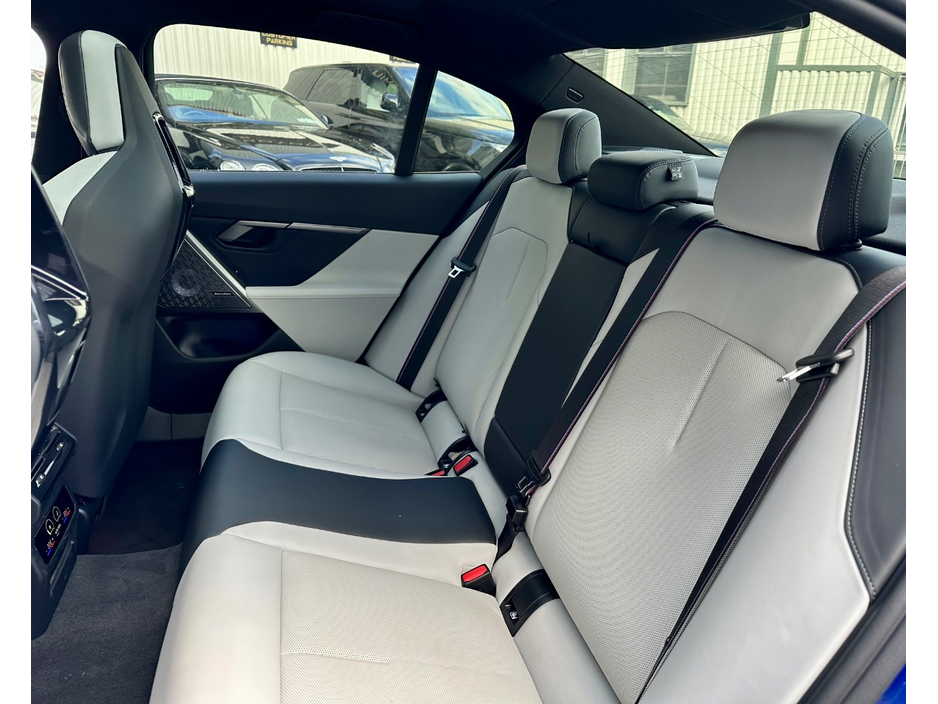 2025 BMW M5 - image 17