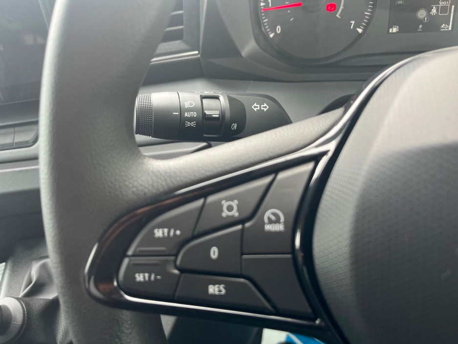 2026 Renault Master - image 10