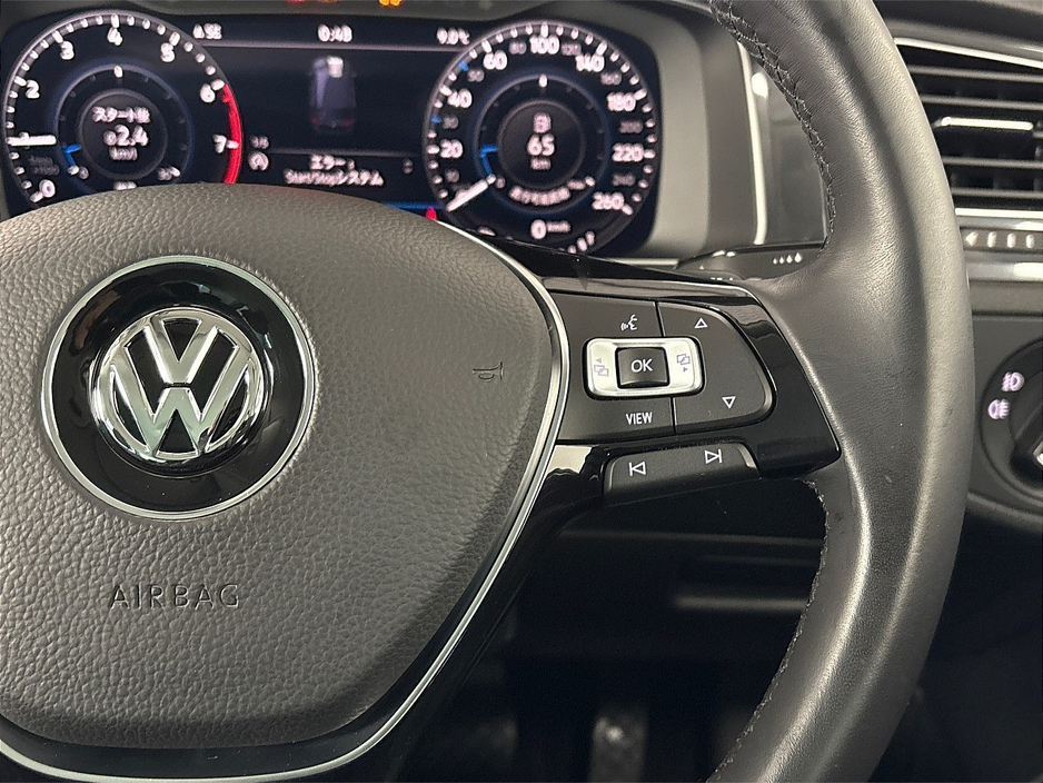 2019 Volkswagen Golf COMFORTLINE**TOUCHSCREEN MEDIA**APPLE CAR PLAY**REVERSE CAMERA**PARKING SENSORS**MULTIFUNCTIONAL STEERING WHEEL**CRUSIE CONTROL**DUAL CLIMATE**CLOTH SEATS**ELECTRIC WINDOWS**AIRCONDITIONING**ISOFIX** €19,495
