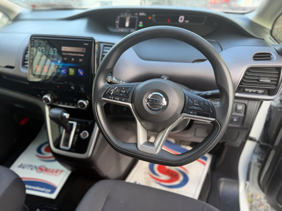 2017 Nissan Serena - image 13