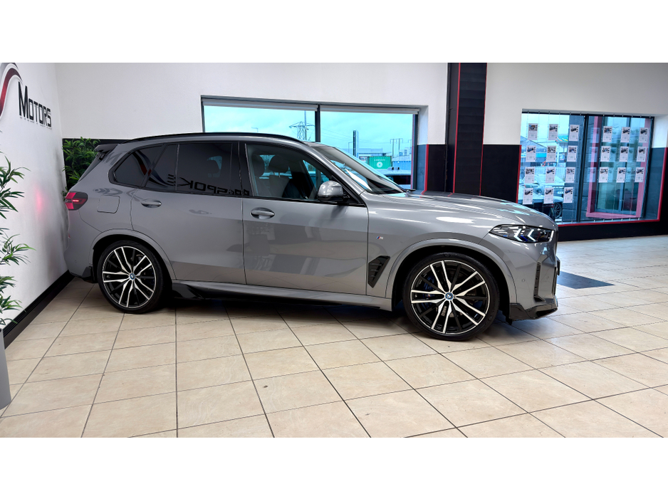 2025 BMW X5 50E MSPORT PRO €98,950