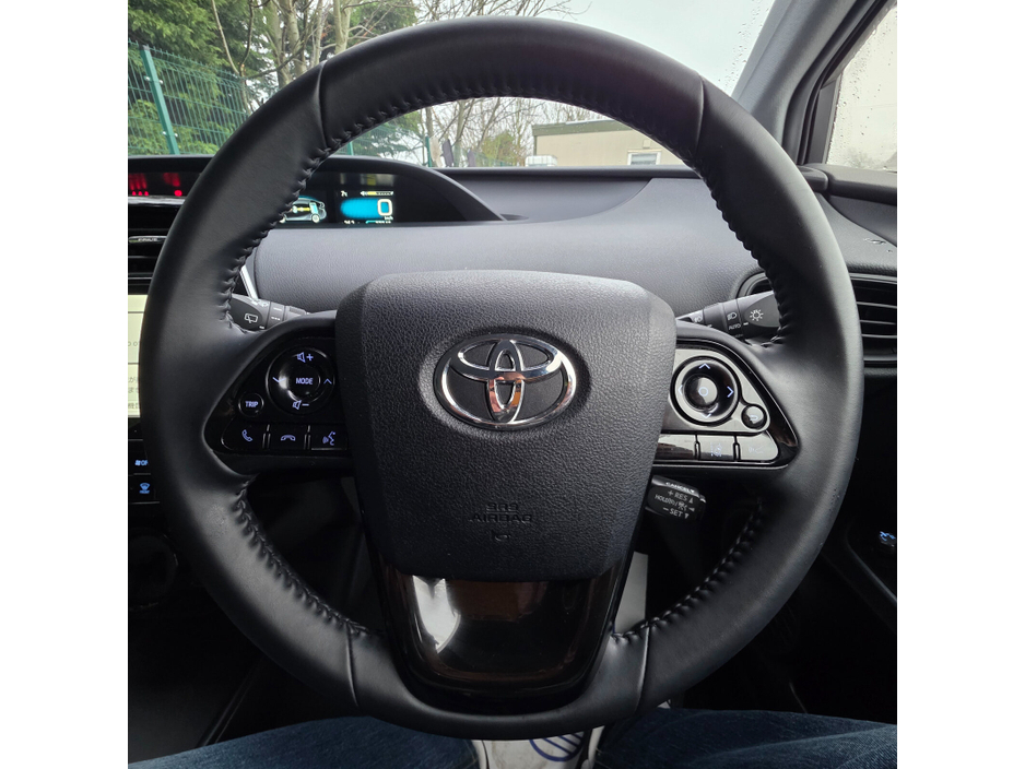 2022 Toyota Prius 1.8 Hybrid Luxury with Sat Navi & JBL €22,950