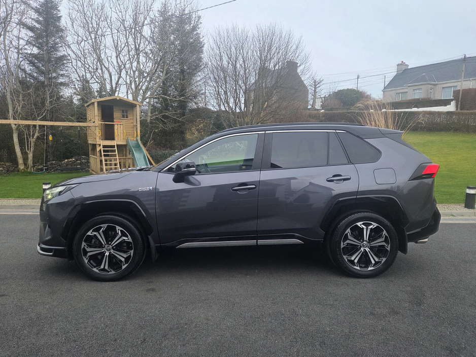 2023 Toyota Rav4 - image 10