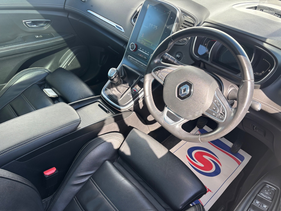 2018 Renault Scenic - image 6