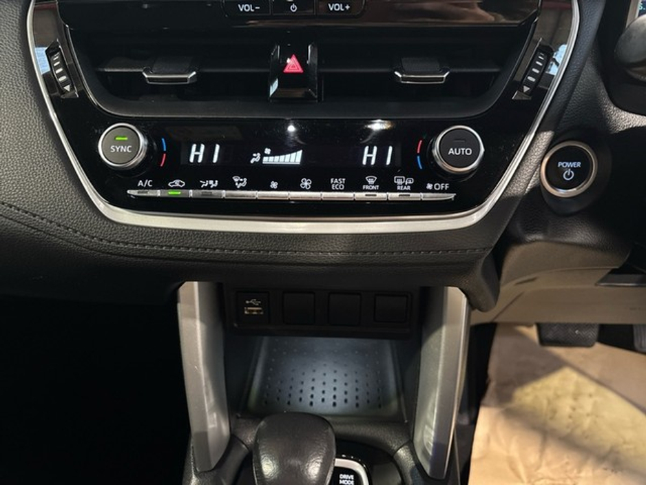 2023 Toyota Corolla Cross LUNA SPORT 4DR AUTO €34,750