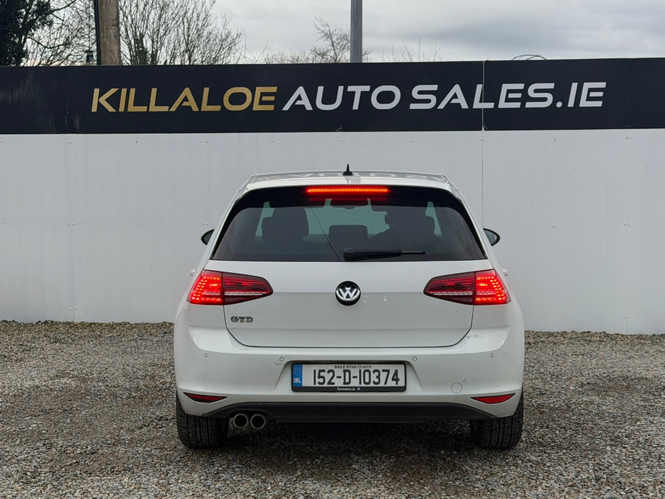 2015 Volkswagen Golf - image 8