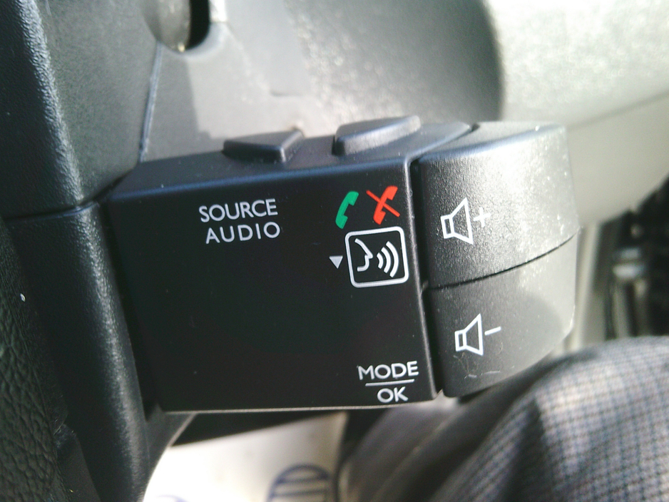 2018 Dacia Duster - image 21