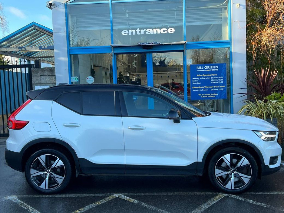 2021 Volvo XC40 R-DESIGN T4 1.5 RECHARGE PHEV // TILT & SLIDE PAN ROOF // 19" R-DESIGN ALLOYS // FULL SERVICE HISTORY €25,950