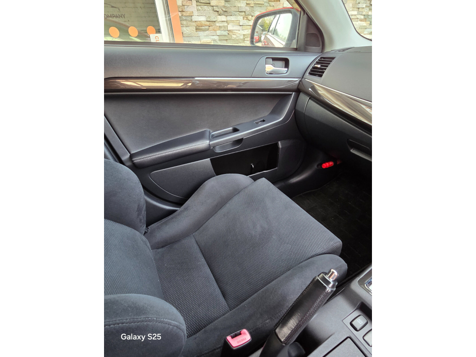 2010 Mitsubishi Lancer - image 18